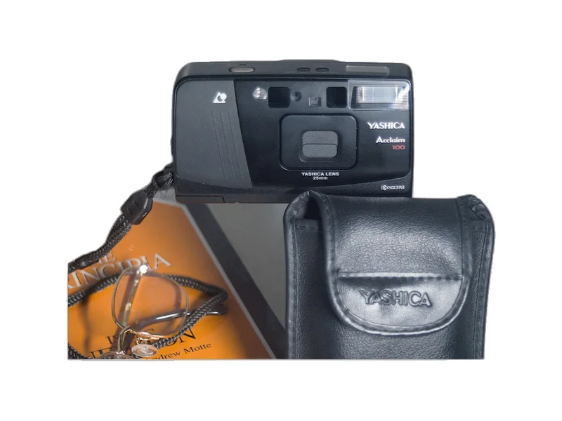 Yashica Acclaim 100