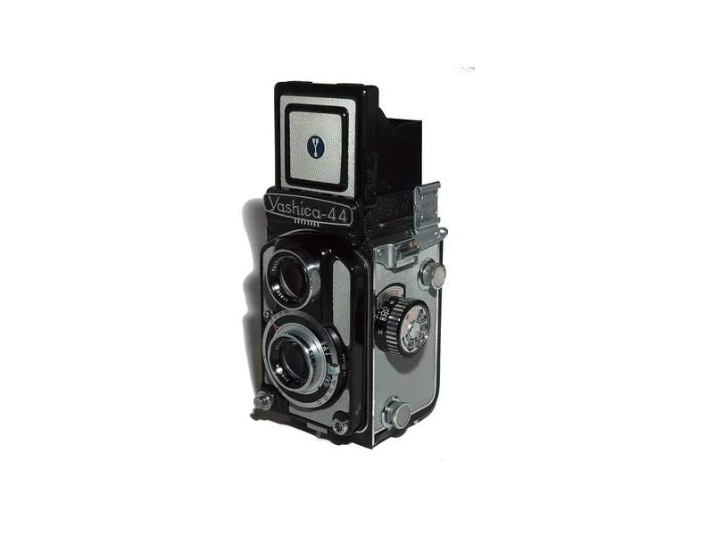 Yashica 44