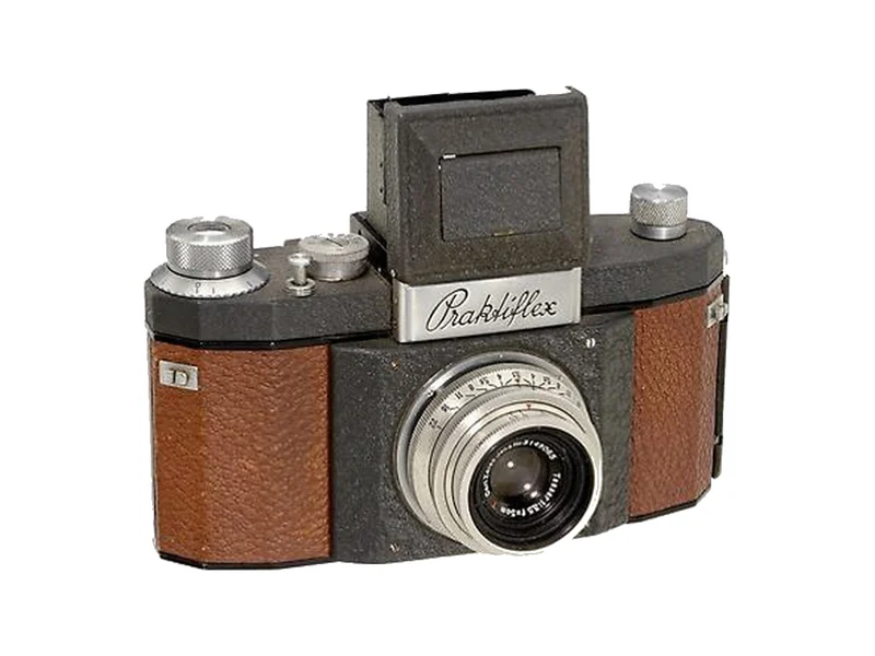 Praktica Praktiflex (1939-1946, gray body, red leather)