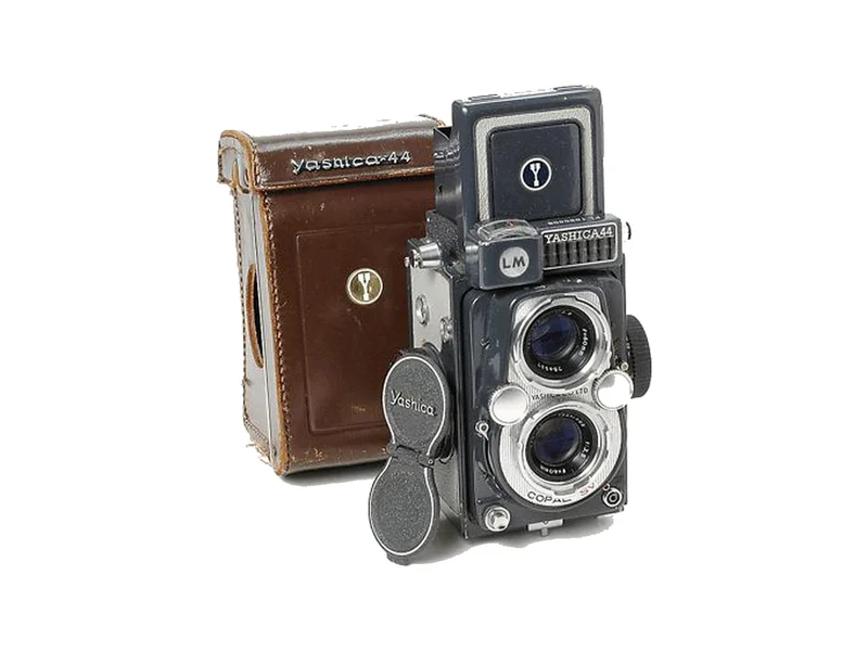 Yashica 44LM