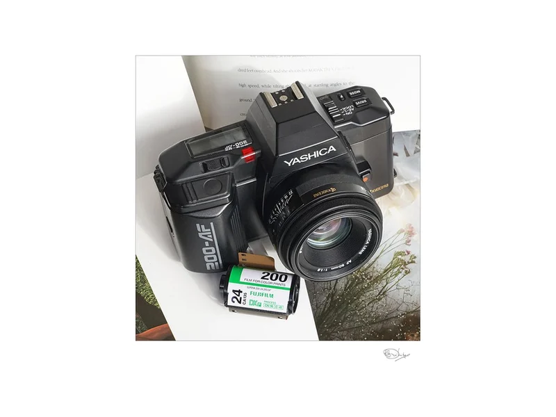 Yashica 200 AF